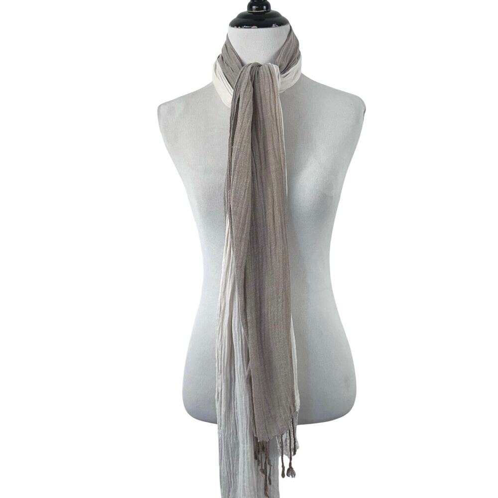 Old Navy Neutral Two Tone Scarf Beige Taupe Lightweight Fringe Wrap Boho - Picture 4 of 9